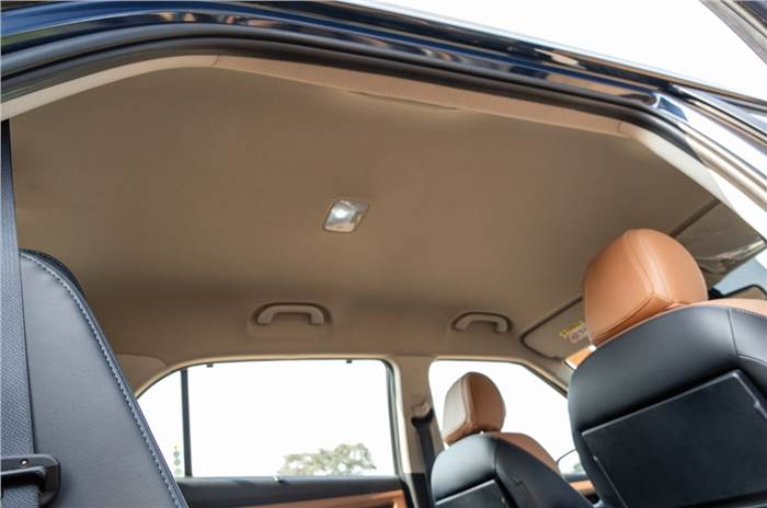 Hyundai Alcazar diesel lack of sunroof